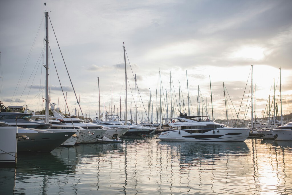 «Solo va a quedar espacio para los que tengan barcos de lujo»: la gentrificación ha convertido los puertos en resorts inaccesibles